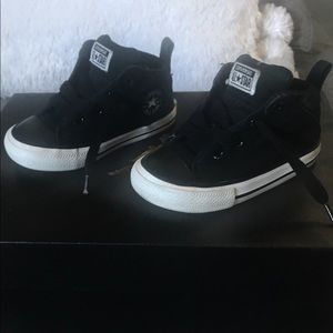 Black/white converse